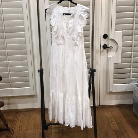 Ulla Johnson Dresses & Skirts - Ulla Johnson white eyelet lace up midi size 2